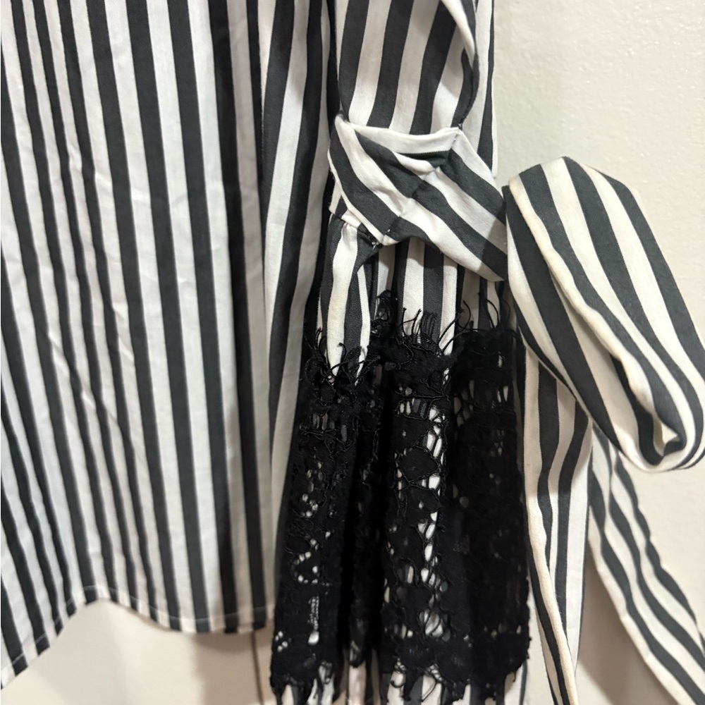 Worthington White and Gray Boxy Tie Front Blouse - Picture 4 of 8